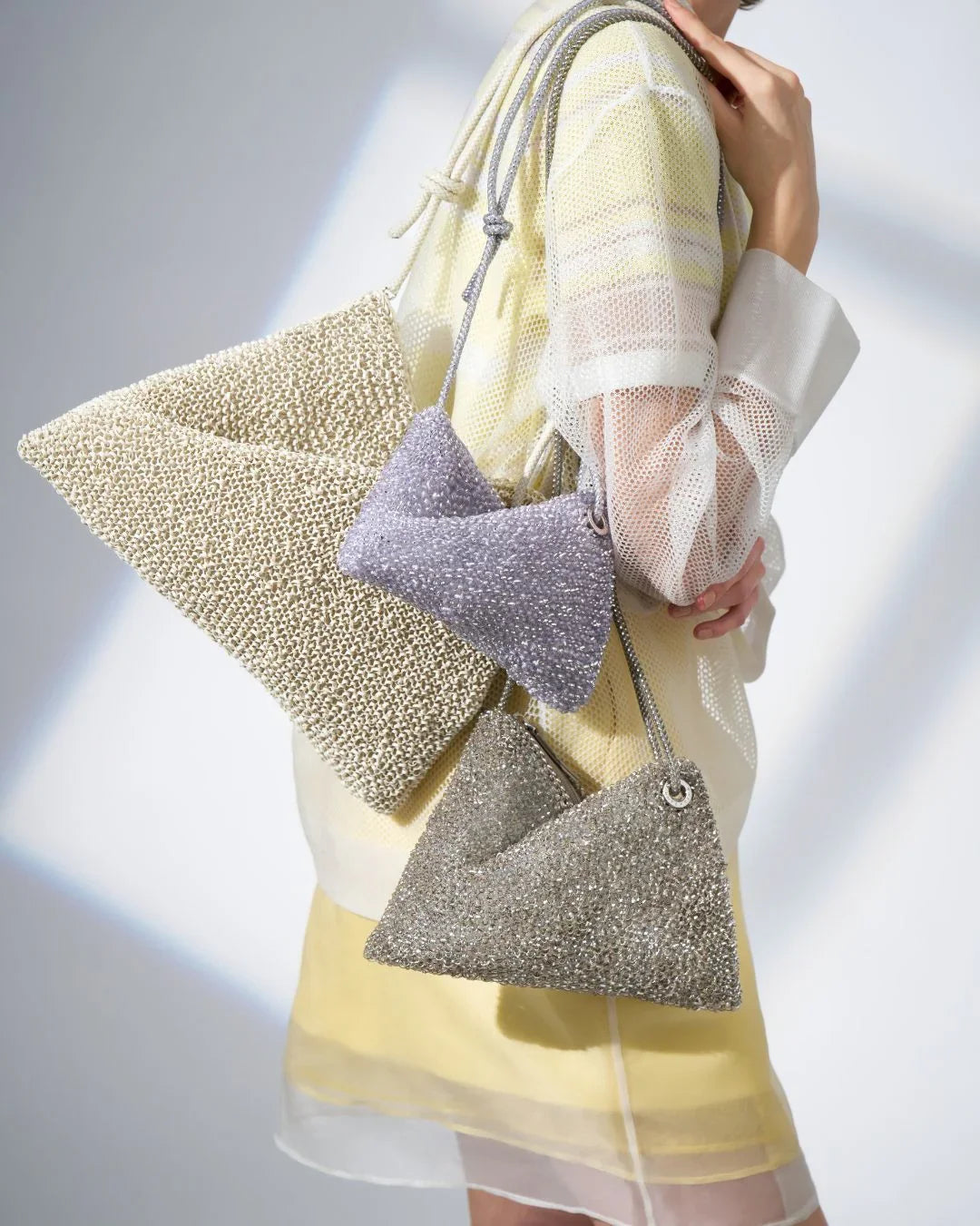 ANTEPRIMA_WIREBAG_TWIST_PB25FP63K9_Crossbody_Bag_silver-lavender-purple_mini_PB24SP64F5_Crossbody_Bag_silver-khak_PB24SP65B1_Crossbody_Bag_Large_solid-white