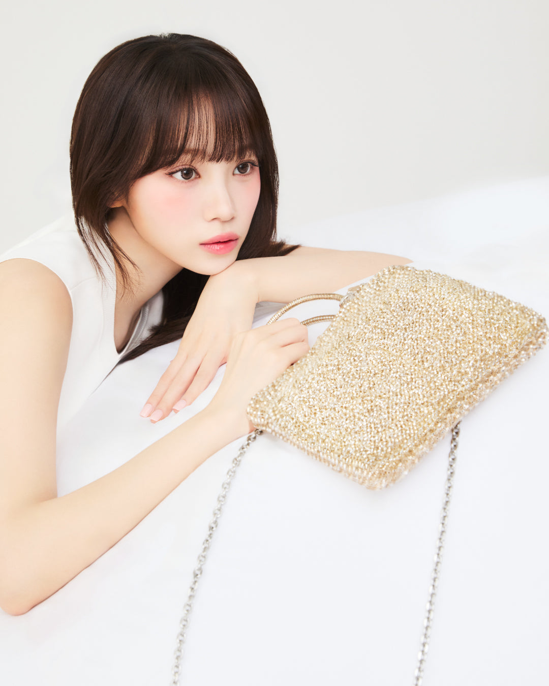 KIM CHAEWON of LESSARIFIM wearing ANTEPRIMA
